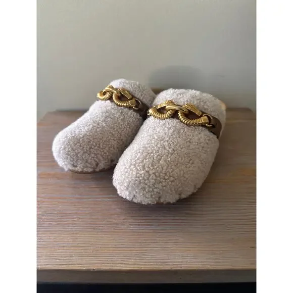 Tory Burch Shearling Clogs Women’s Size 9 Jessa Mules Tan Beige Gold Chain Shoes - Picture 4 of 15